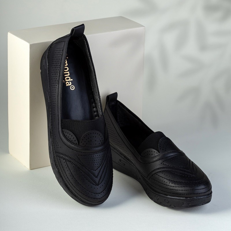 حذاء طبي بكعب من Rimonda Shoes