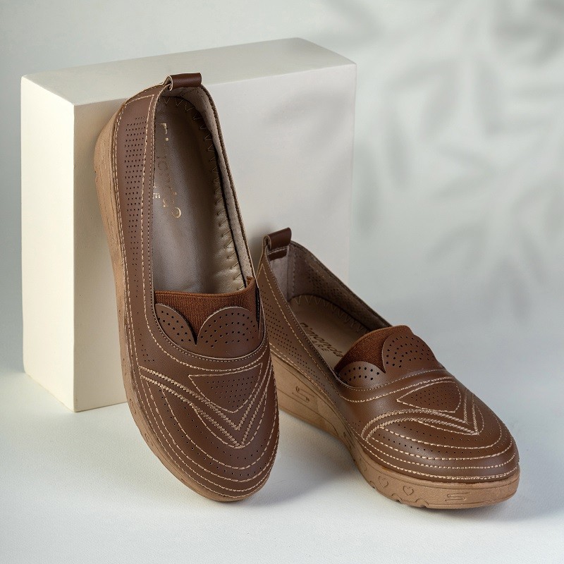 حذاء طبي بكعب من Rimonda Shoes